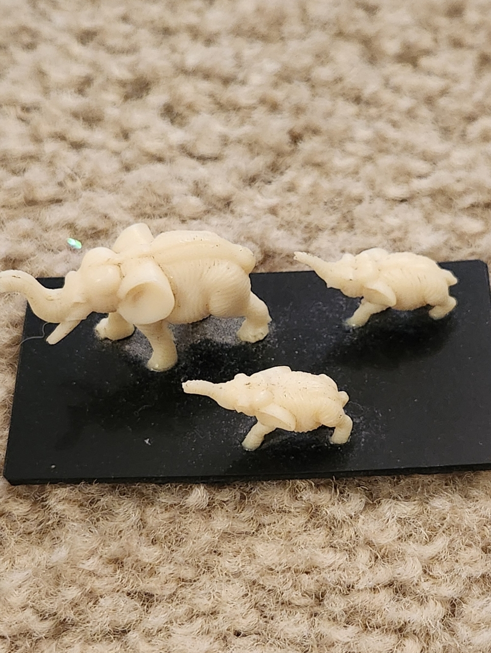 Vtg Celluloid Elephant Family Cream Chained Miniatures Mother 2 Babies